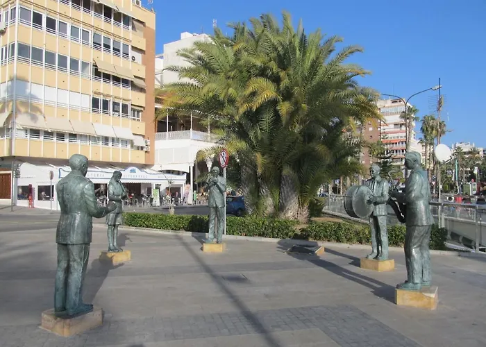 Tango Mango Apartment! Plaza 5 Min, Basen! * טורבייחה